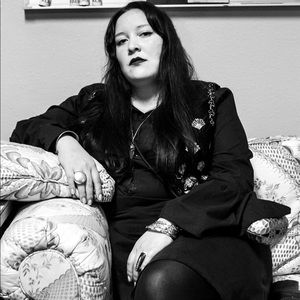 Meet your Posher, Lalauren